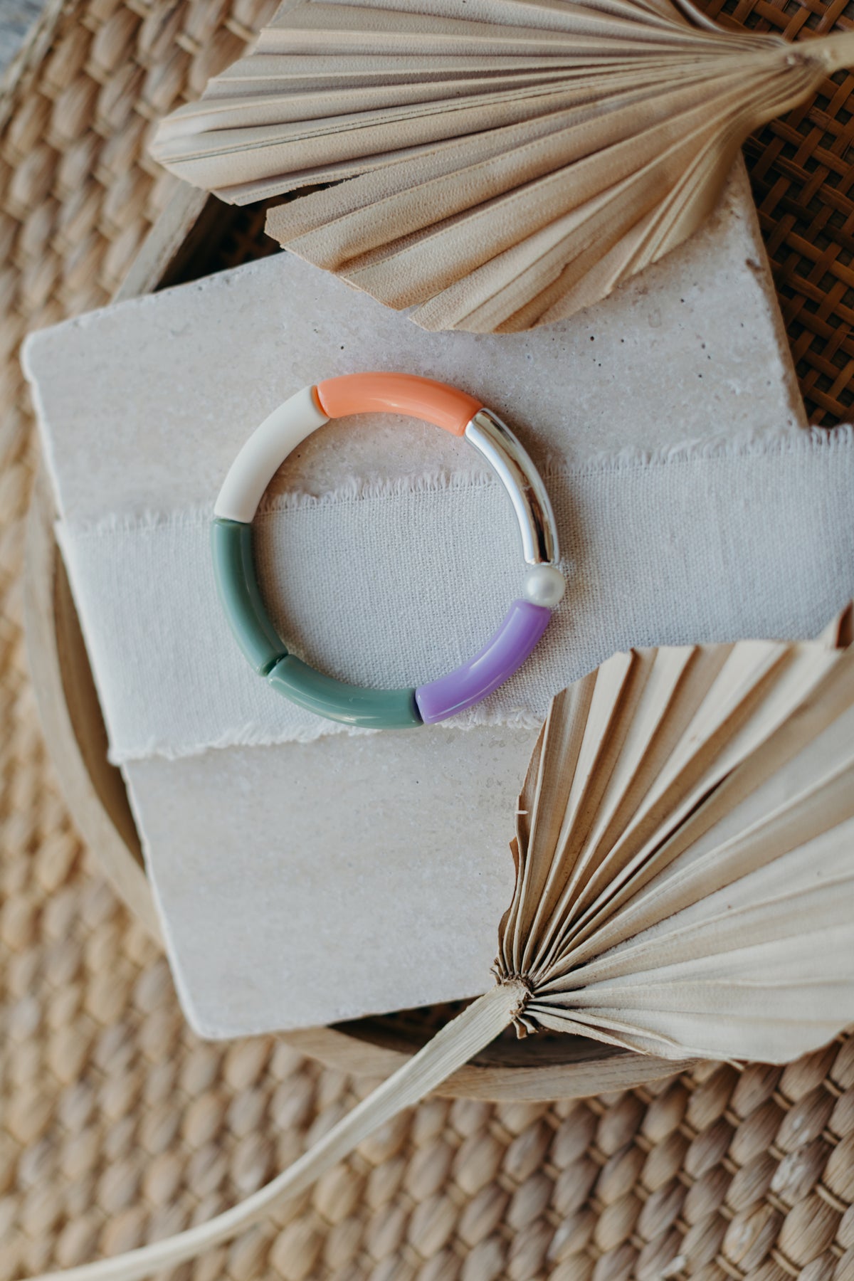 Perlenarmband 076 mit Tube Perlen in Silber, Grün, Orange und Creme