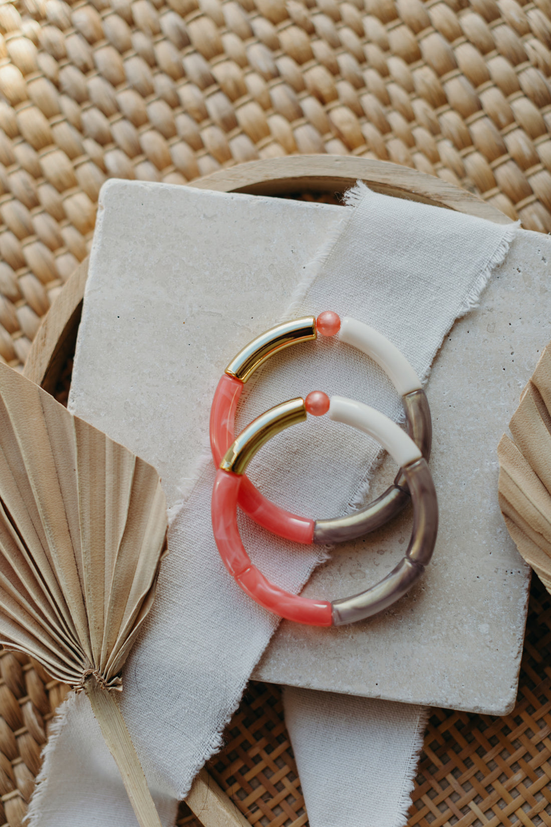 Perlenarmband 055 mit Tube Perlen in Gold, Pink, Creme und Braun-glänzend