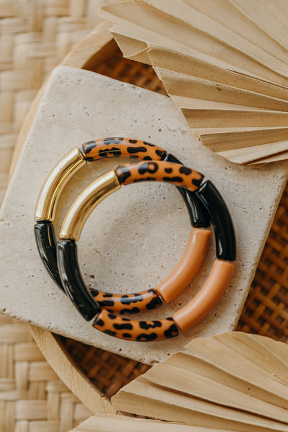 Perlenarmband 084 mit Tube Perlen in hellbraun, schwarz und Animal Print Leo