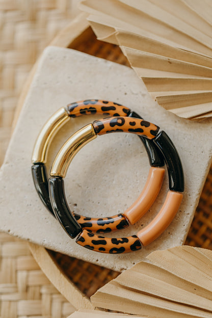 Perlenarmband 084 mit Tube Perlen in hellbraun, schwarz und Animal Print Leo