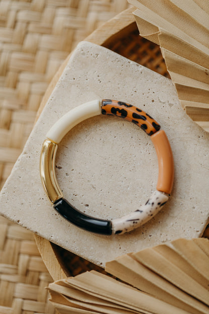 Perlenarmband 087 mit Tube Perlen in creme, braun, schwarz und Animal Print