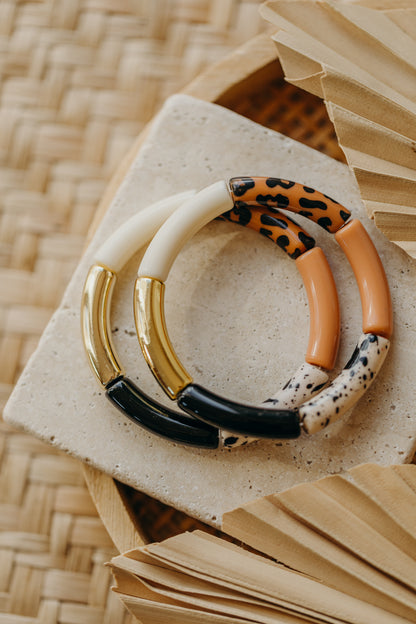 Perlenarmband 087 mit Tube Perlen in creme, braun, schwarz und Animal Print