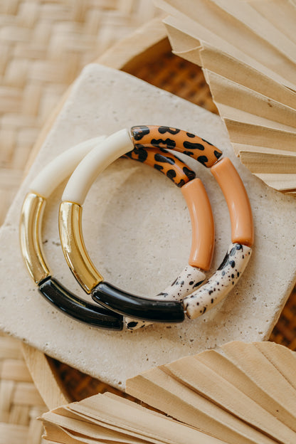 Perlenarmband 087 mit Tube Perlen in creme, braun, schwarz und Animal Print