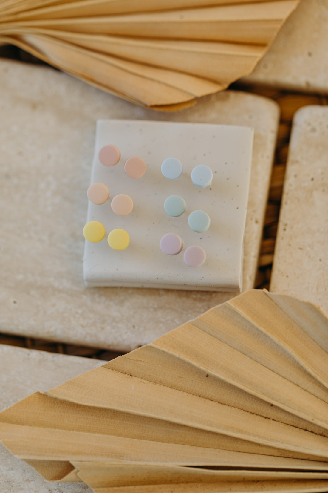 YUNA - small round earrings made of polymer clay in pastel colors