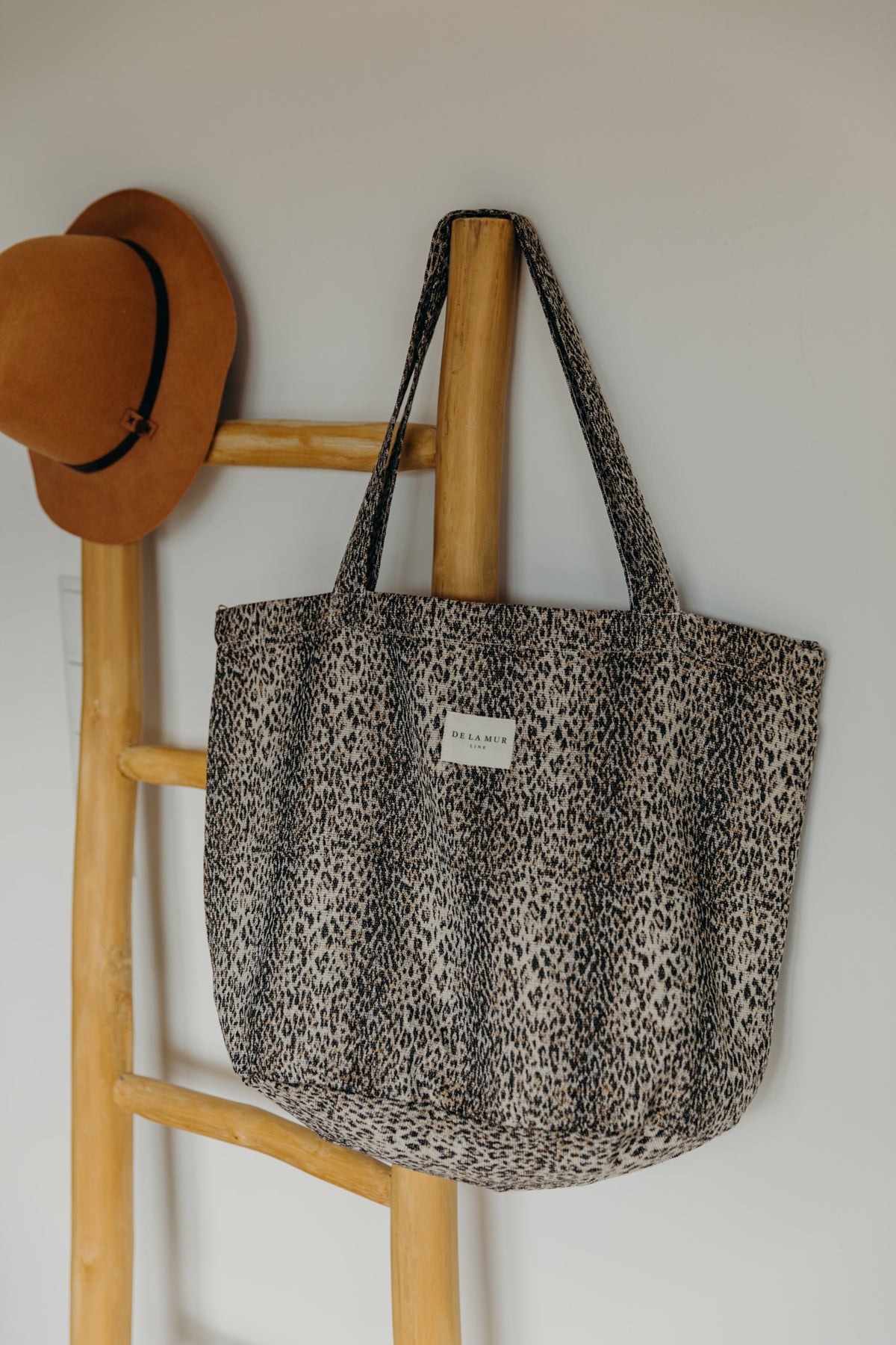 Großer beiger Leo Print Shopper LEO mit Reißverschluss