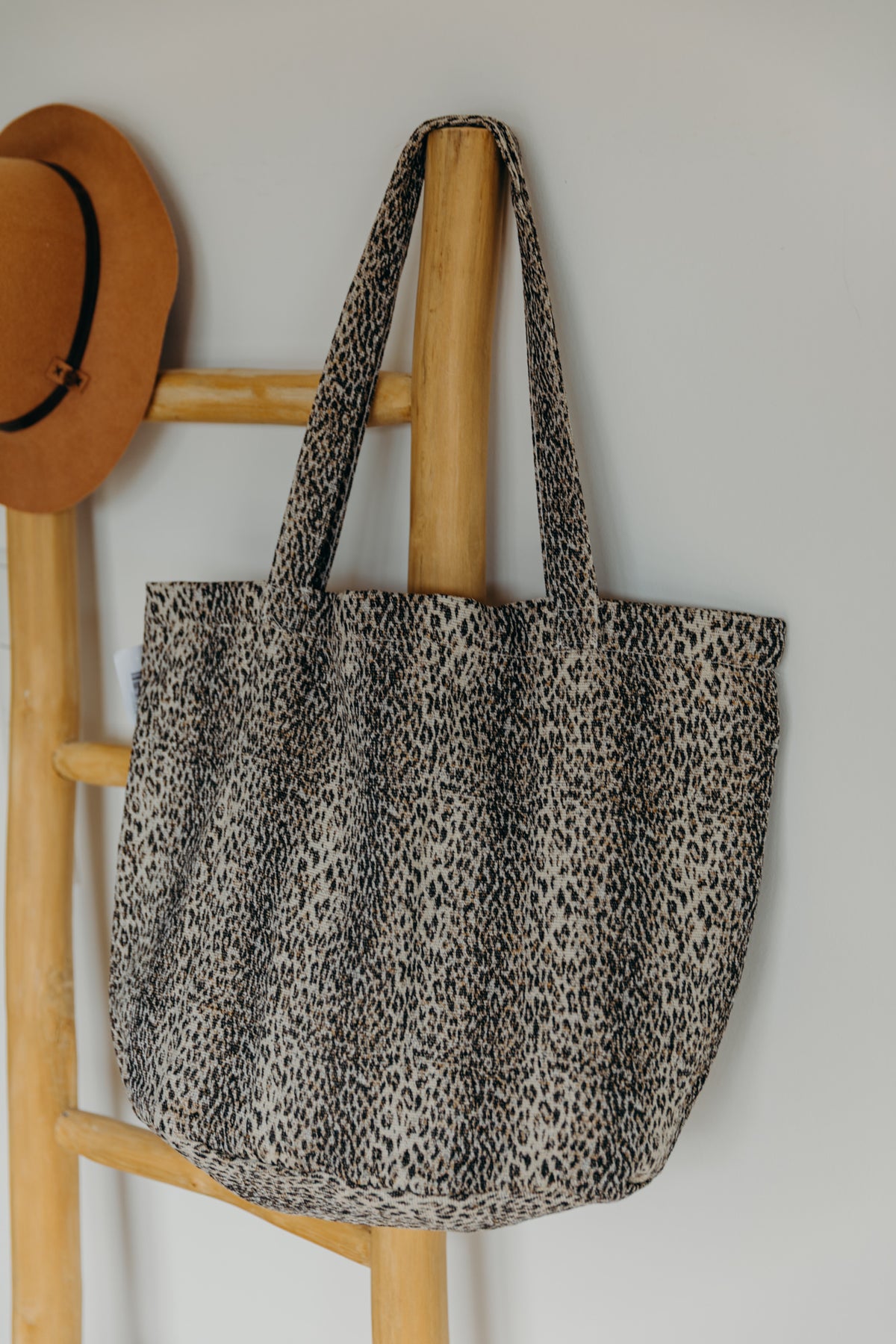 Großer beiger Leo Print Shopper LEO mit Reißverschluss