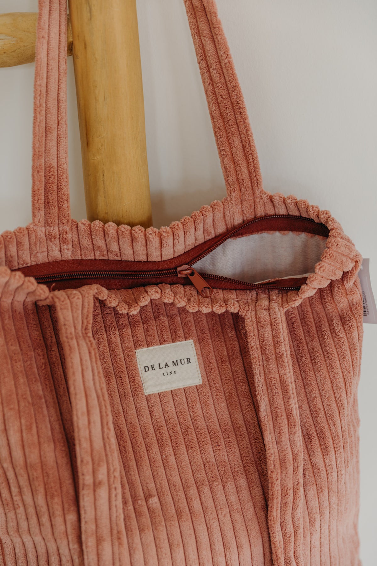 Altrosa Cord Tasche CRÊPE mit Reißverschluss Detail