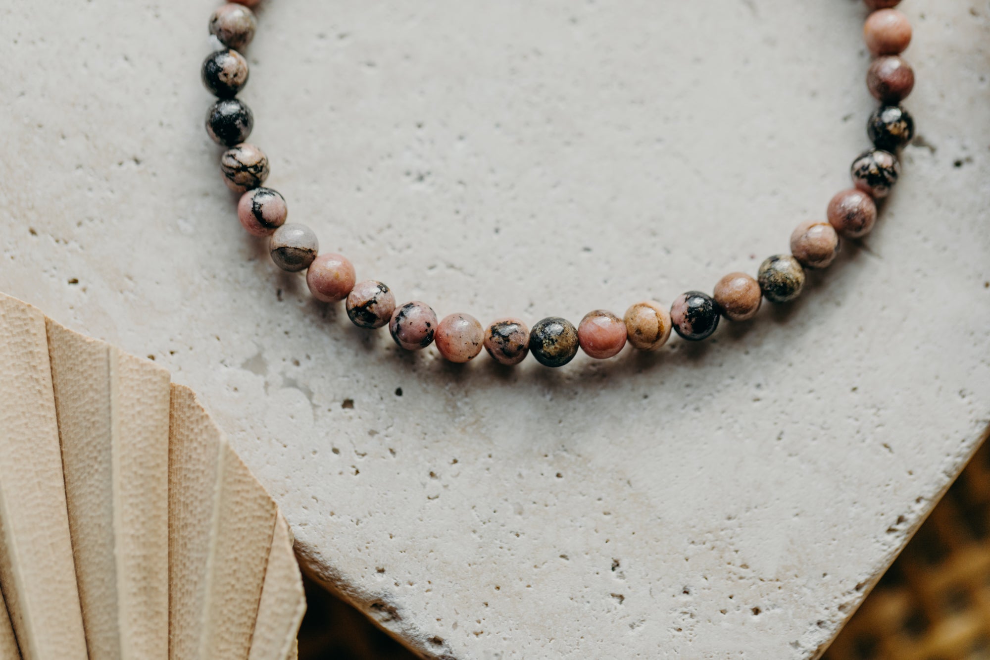 Bracelet with colorful agate gemstone beads